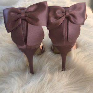 Pink bow heels
